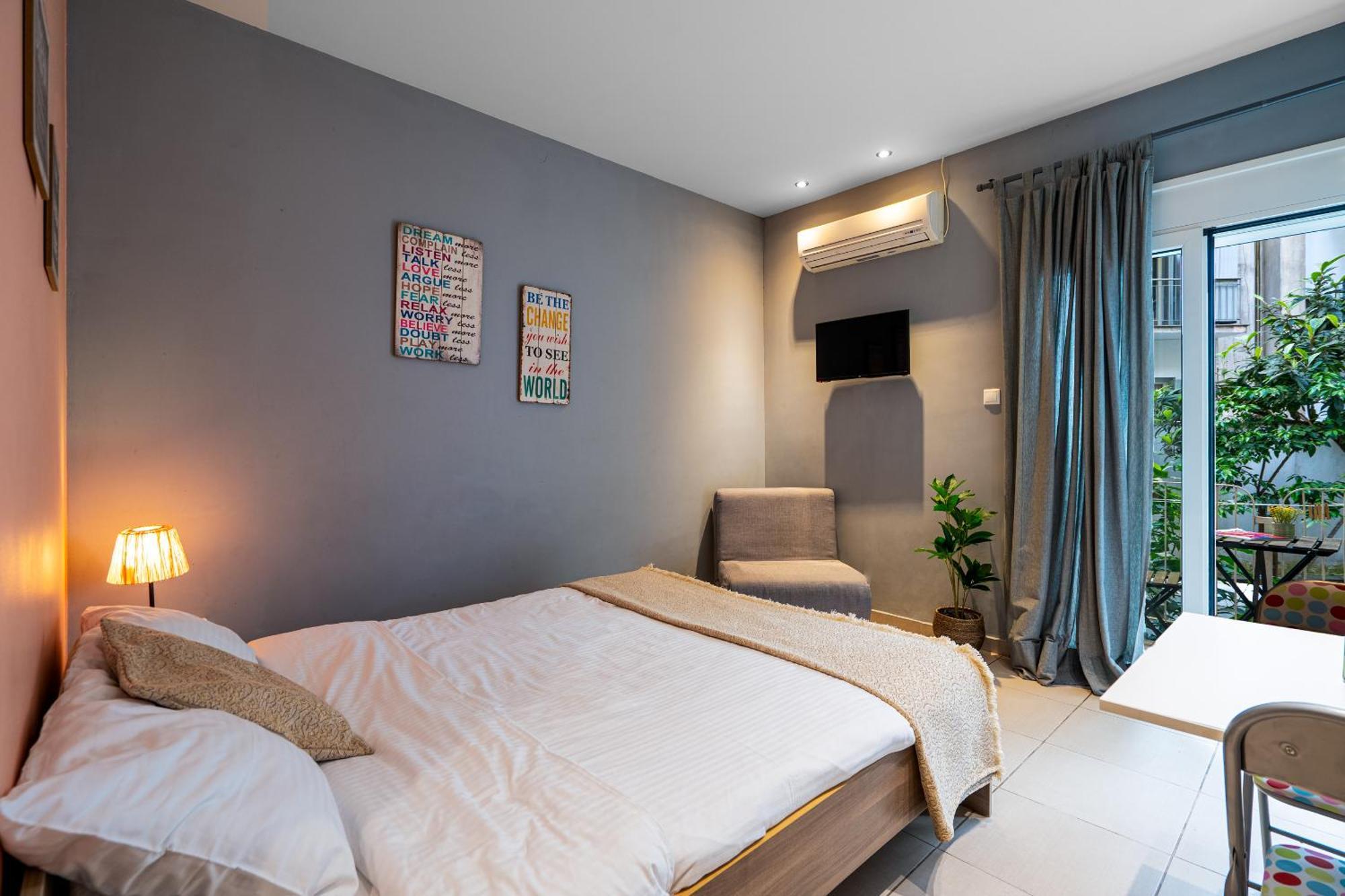 Ideally Located Apartment In Central Athènes Extérieur photo